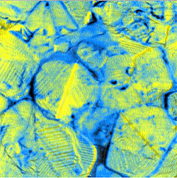 (Figure 3) EFM phase image of BaTiO3 ceramic using +1.5V bias voltage.